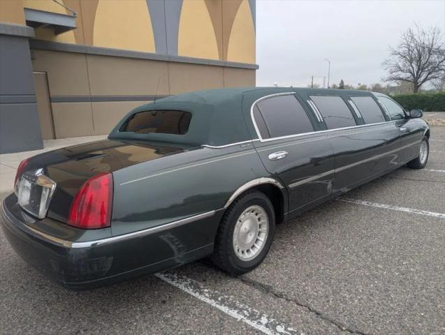 1999 Lincoln Town Car Executive