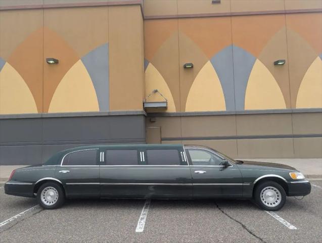 1999 Lincoln Town Car Executive