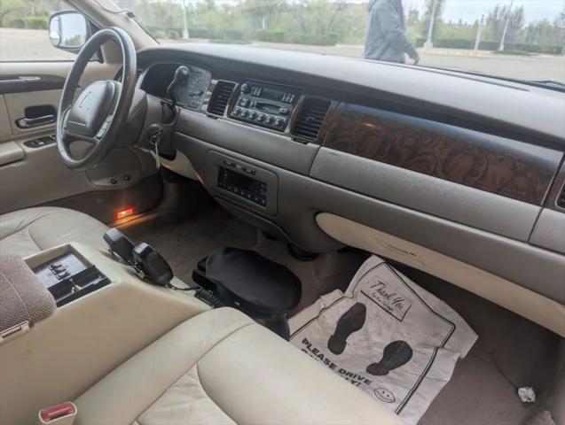 1999 Lincoln Town Car Executive