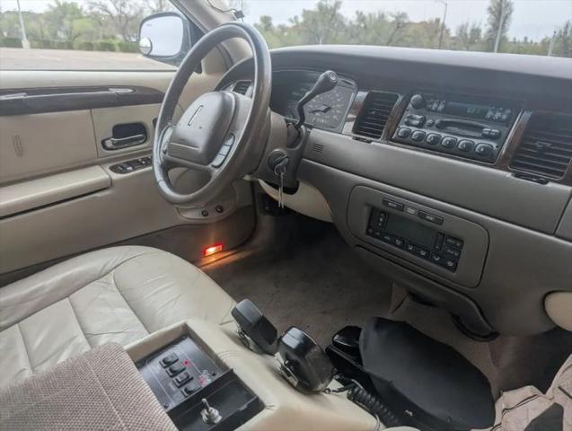 1999 Lincoln Town Car Executive