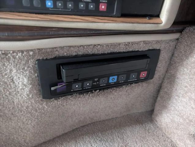 1999 Lincoln Town Car Executive