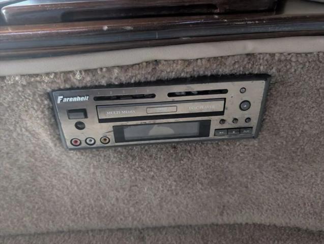 1999 Lincoln Town Car Executive