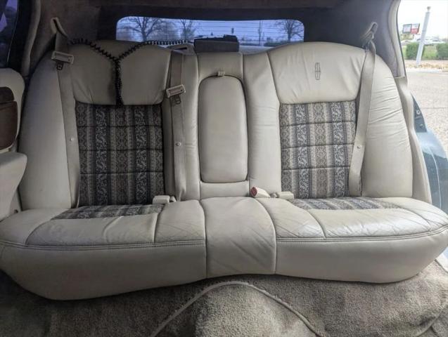 1999 Lincoln Town Car Executive