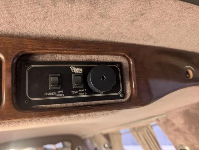 1999 Lincoln Town Car Executive