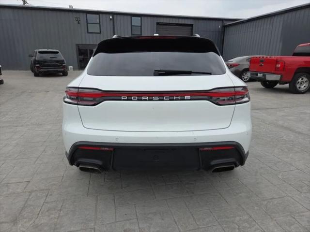 2022 Porsche Macan Base