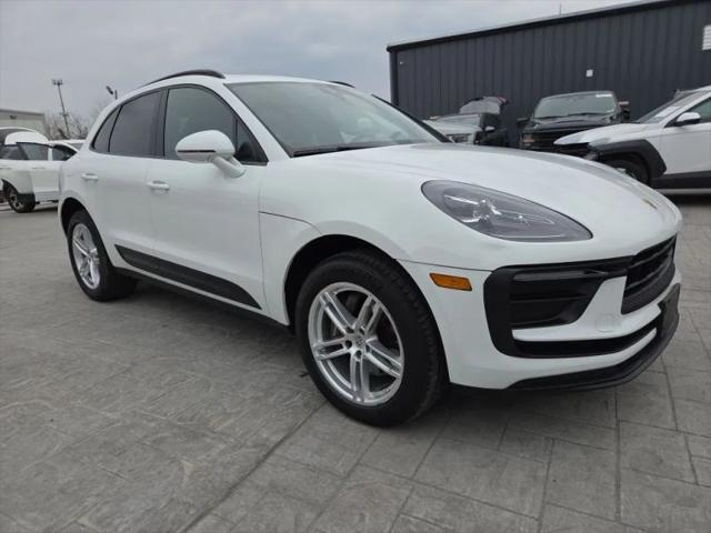 2022 Porsche Macan Base