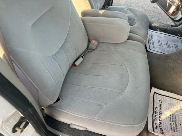 2001 Ford Crown Victoria Base