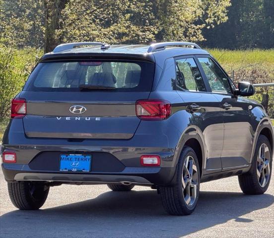 2026 Hyundai Venue SEL w/Two-Tone Roof