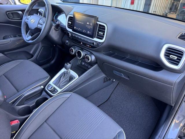 2026 Hyundai Venue SEL w/Two-Tone Roof