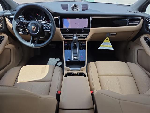 2025 Porsche Macan Macan