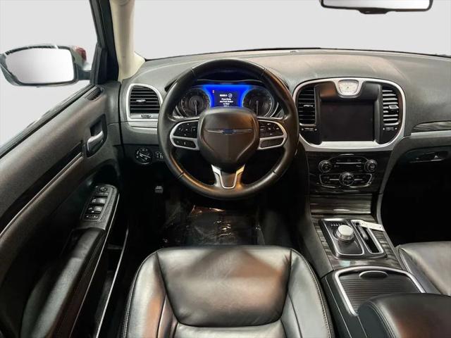 2022 Chrysler 300 Touring L