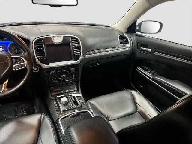 2022 Chrysler 300 Touring L