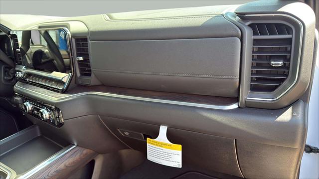 2026 GMC Sierra 2500HD Crew Cab, Standard Bed, SLT, 4WD