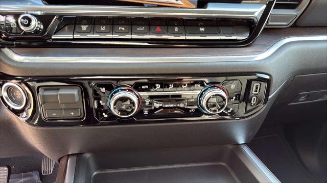 2026 GMC Sierra 2500HD Crew Cab, Standard Bed, SLT, 4WD