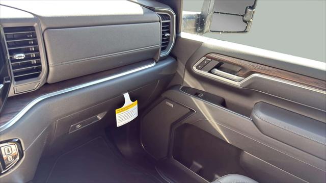 2026 GMC Sierra 2500HD Crew Cab, Standard Bed, SLT, 4WD