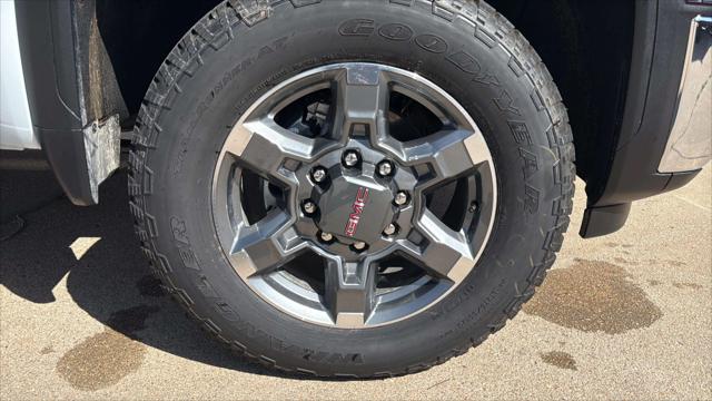 2026 GMC Sierra 2500HD Crew Cab, Standard Bed, SLT, 4WD