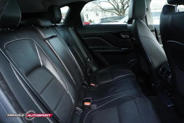 2017 Jaguar F-PACE 35t R-Sport