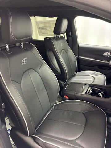 2026 Chrysler Pacifica Limited AWD