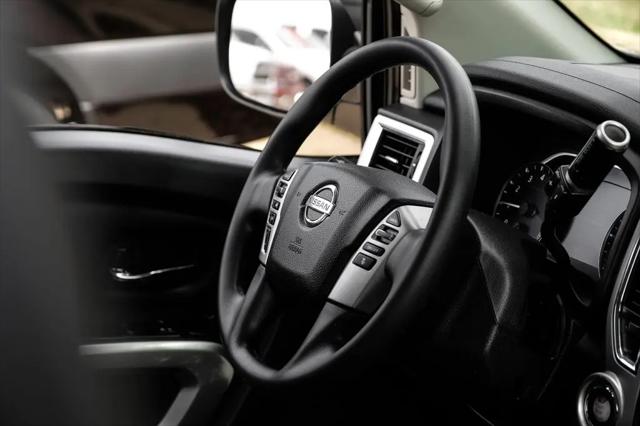 2021 Nissan Titan Crew Cab SV 4x2