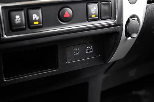 2021 Nissan Titan Crew Cab SV 4x2