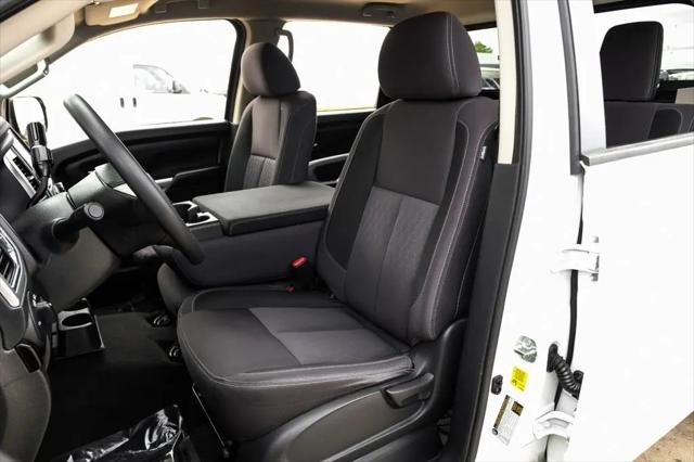 2021 Nissan Titan Crew Cab SV 4x2