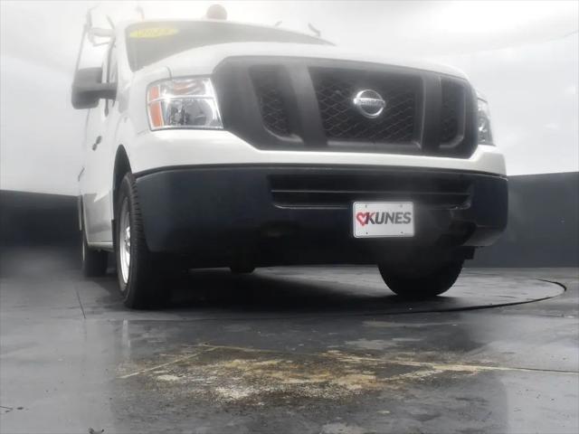 2018 Nissan 1500 S V6