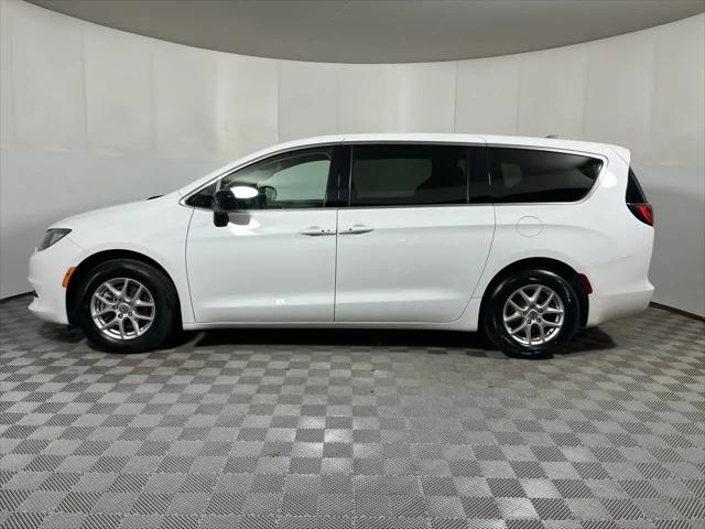 2024 Chrysler Voyager LX