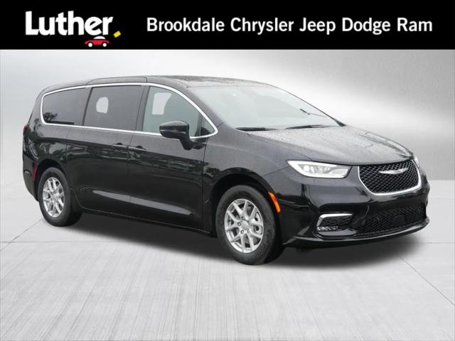 2026 Chrysler Pacifica Select for sale in Brooklyn Park, MN