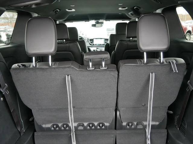 2026 Chrysler Pacifica Select AWD