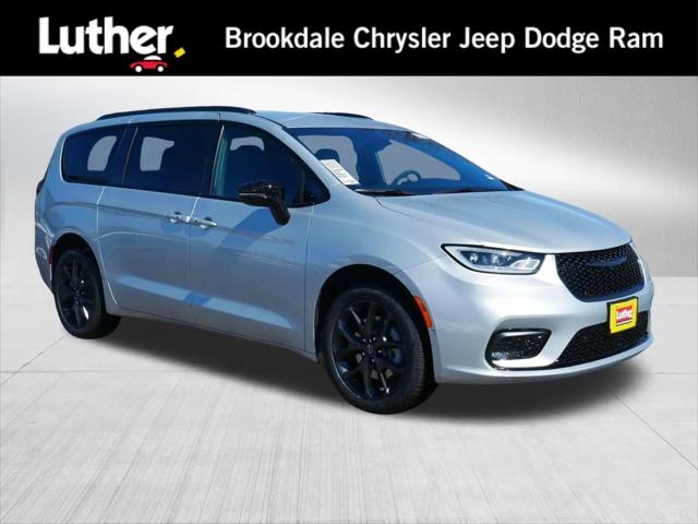 2026 Chrysler Pacifica Select AWD for sale in Brooklyn Park, MN