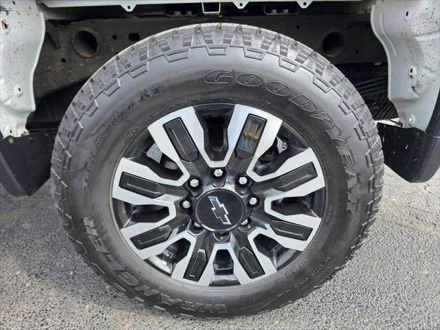 2023 Chevrolet Silverado 2500HD 4WD Crew Cab Standard Bed Custom