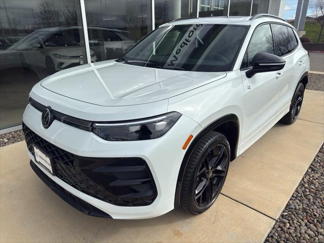 2026 Volkswagen Tiguan SE R-Line Black for sale in Medford, OR