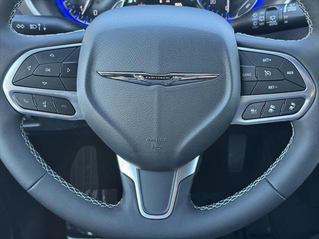 2026 Chrysler Pacifica Select AWD