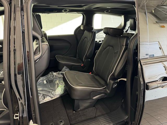 2026 Chrysler Pacifica Limited AWD