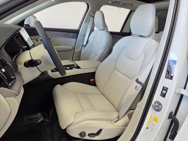 2026 Volvo XC90 Ultra, B6 AWD Gas (mild hybrid), Gasoline, Bright, 7 Seats
