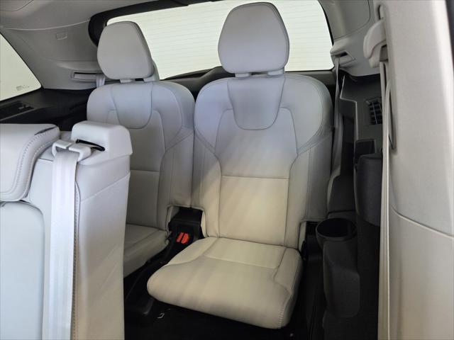 2026 Volvo XC90 Ultra, B6 AWD Gas (mild hybrid), Gasoline, Bright, 7 Seats