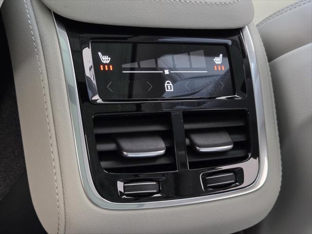 2026 Volvo XC90 Ultra, B6 AWD Gas (mild hybrid), Gasoline, Bright, 7 Seats