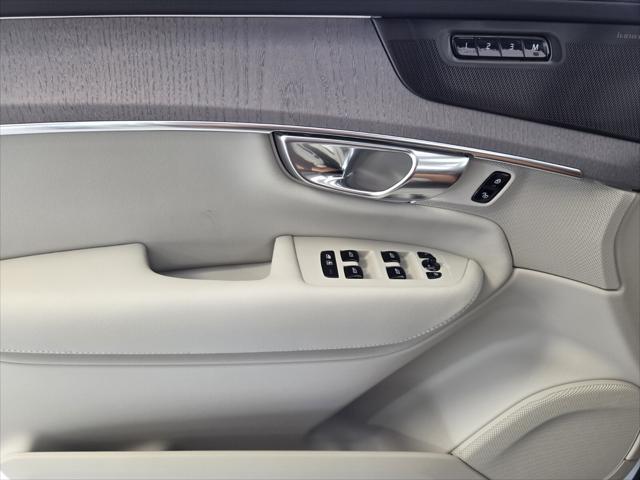 2026 Volvo XC90 Ultra, B6 AWD Gas (mild hybrid), Gasoline, Bright, 7 Seats