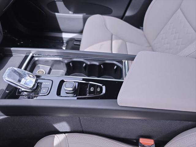 2026 Volvo XC60 B5 Core