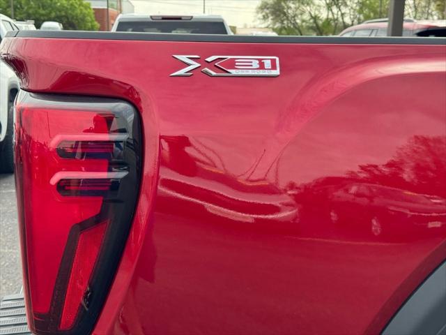 2026 GMC Sierra 2500HD Crew Cab, Standard Bed, SLT, 4WD