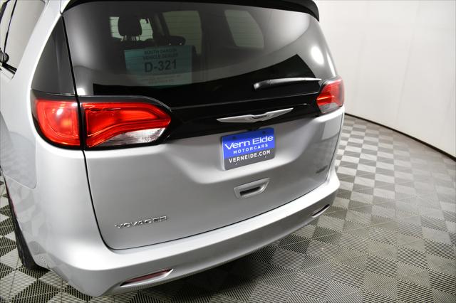 2022 Chrysler Voyager LX