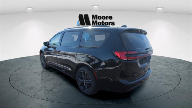2026 Chrysler Pacifica Select AWD