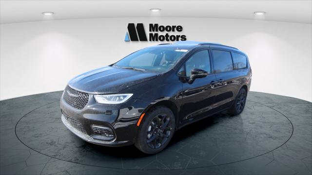 2026 Chrysler Pacifica Select AWD