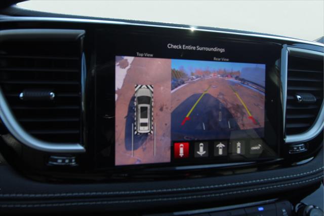 2026 Chrysler Pacifica Select AWD