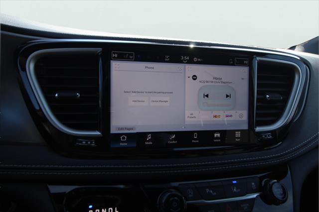 2026 Chrysler Pacifica Select AWD