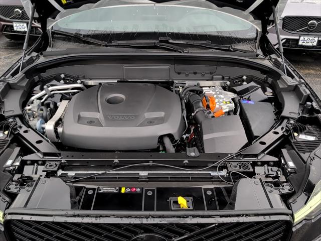 2026 Volvo XC60 Plug-In Hybrid Black Edition Ultra, T8 AWD Electric/Gasoline, Dark