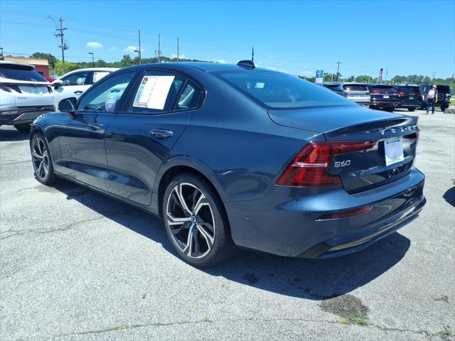 2024 Volvo S60 B5 Plus Dark Theme