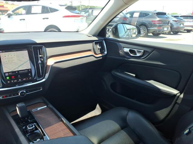 2024 Volvo S60 B5 Plus Dark Theme