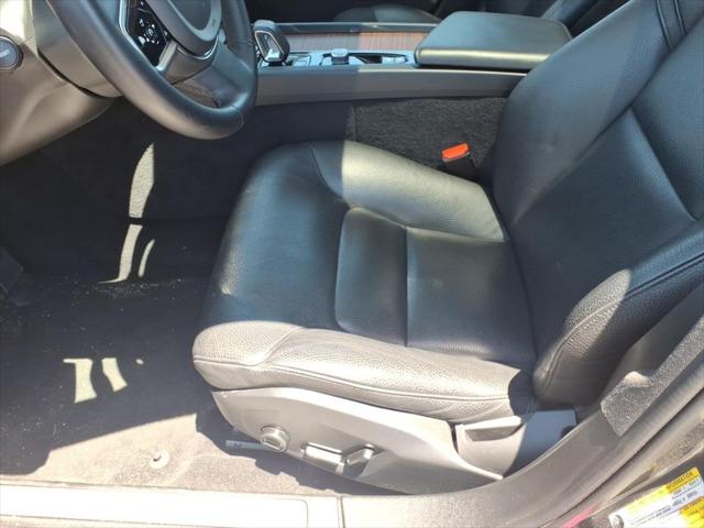 2024 Volvo S60 B5 Plus Dark Theme