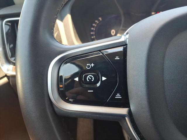 2024 Volvo S60 B5 Plus Dark Theme